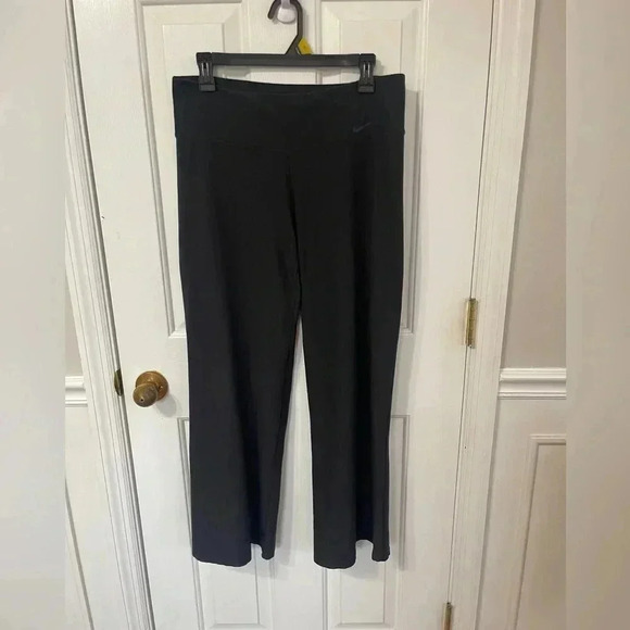 Nike Dri Fit Flare Leg Leggings Womens Sz Med Black High Waistband - Picture 1 of 5